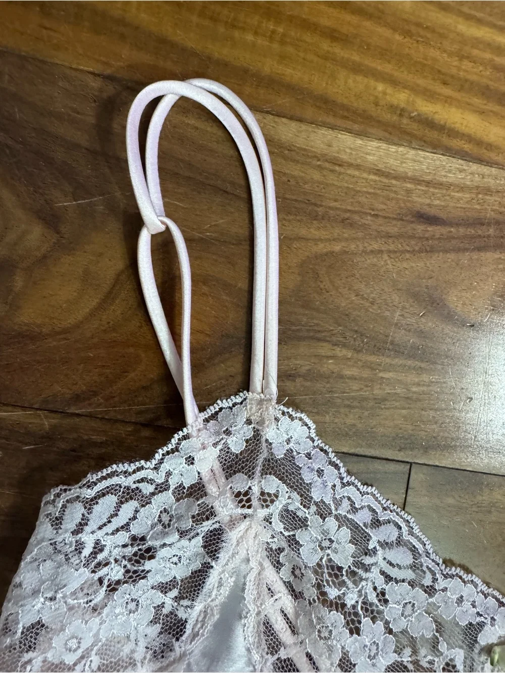 VTG Victoria’s Secret Silky Lace-Trim Chemise Slip - Pale Pink